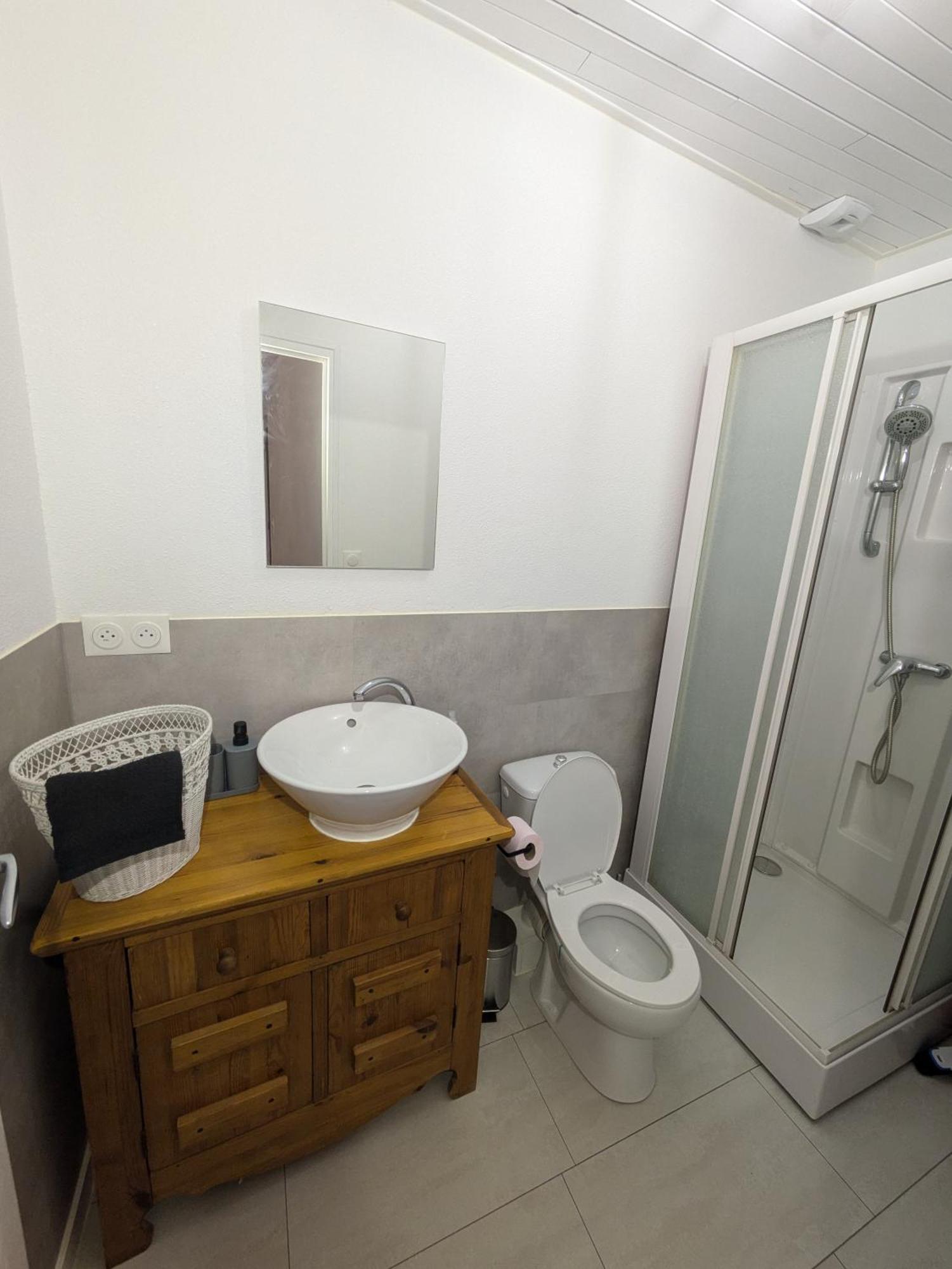 Sous La Tour Apartamento Poligny  Exterior foto