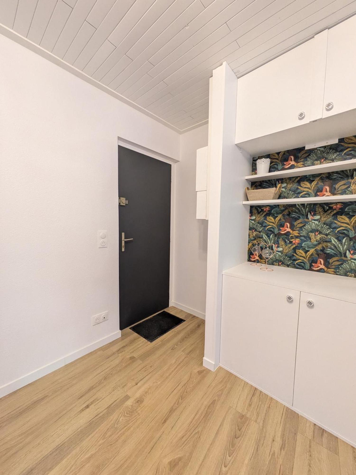 Sous La Tour Apartamento Poligny  Exterior foto