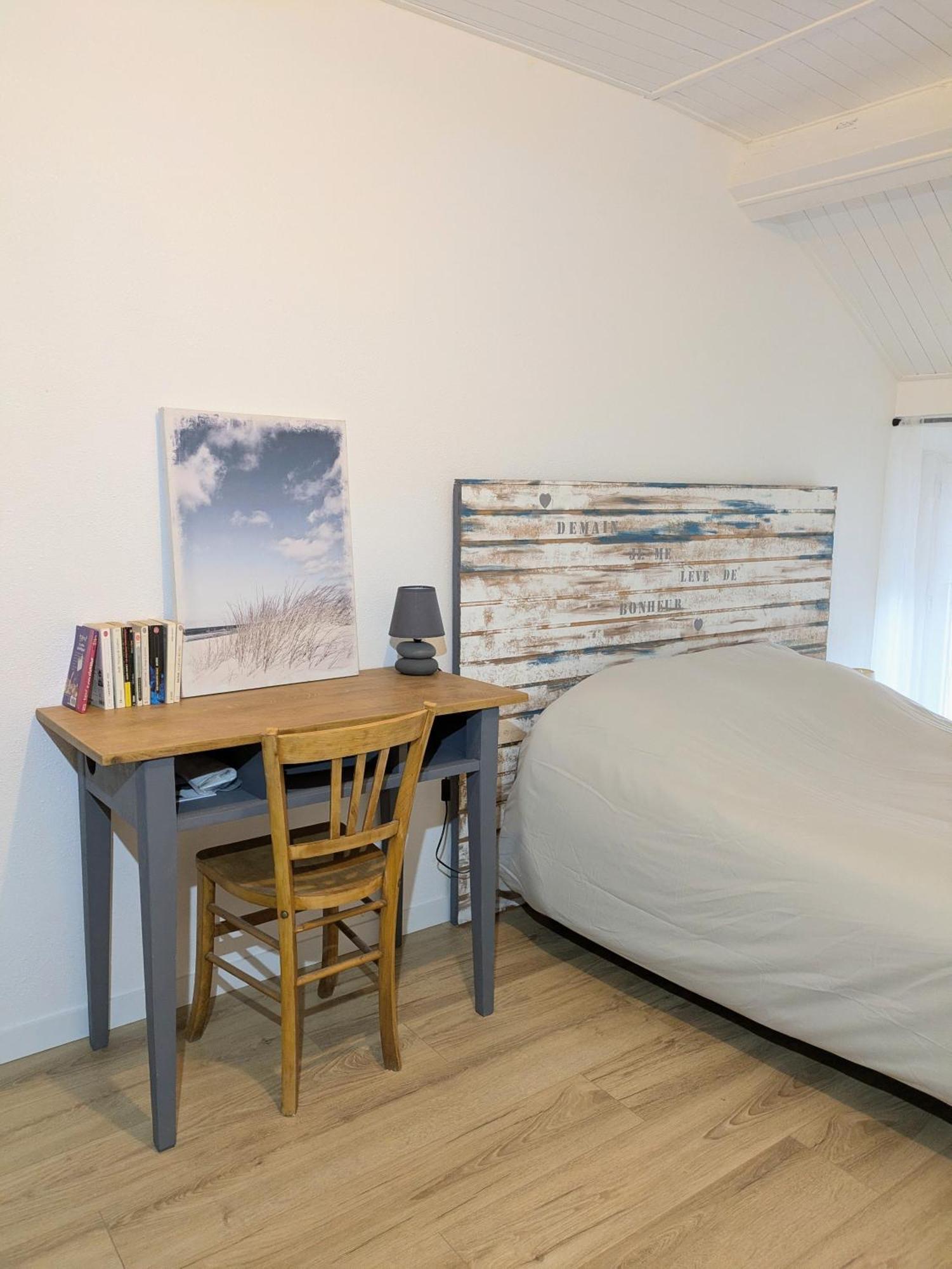 Sous La Tour Apartamento Poligny  Exterior foto