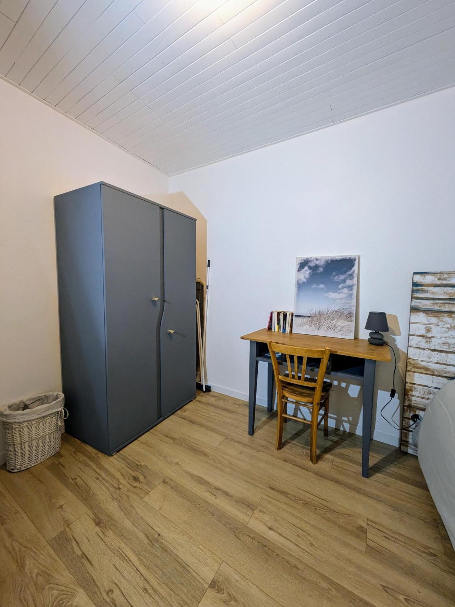Sous La Tour Apartamento Poligny  Exterior foto