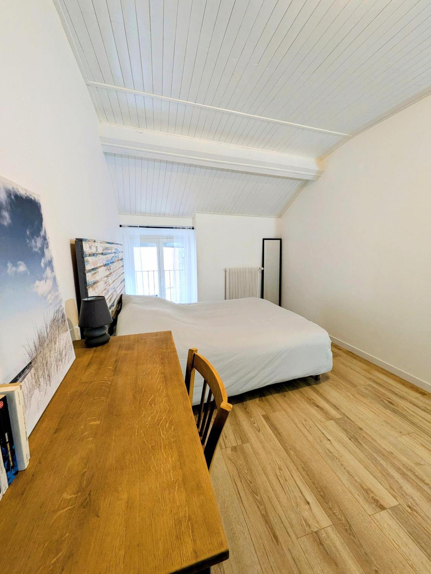 Sous La Tour Apartamento Poligny  Exterior foto