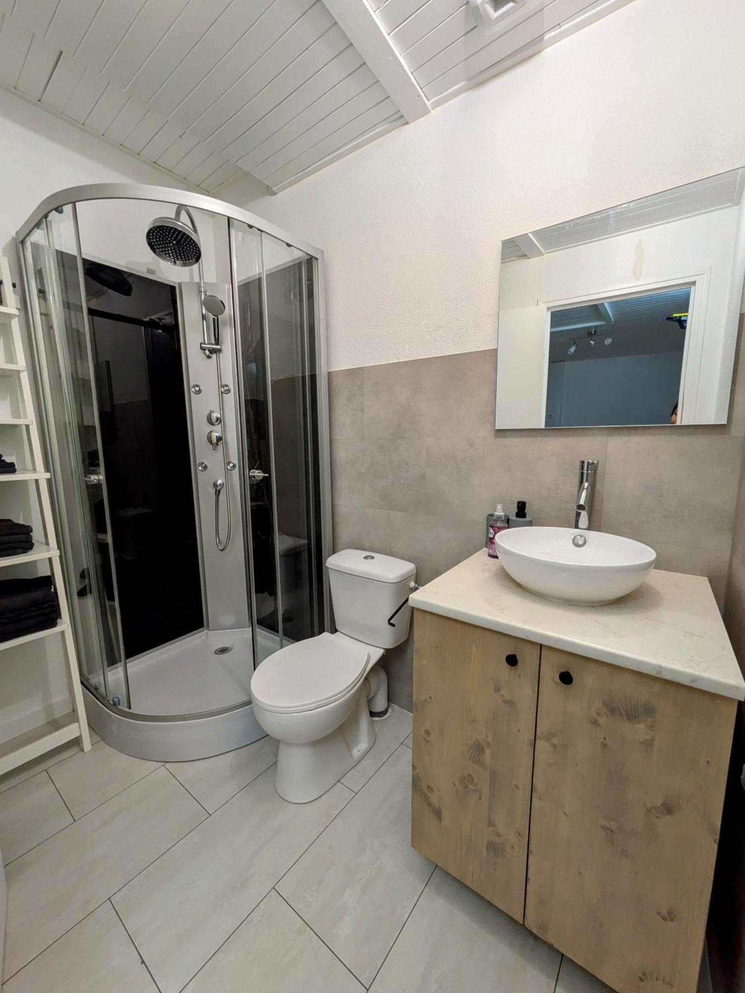 Sous La Tour Apartamento Poligny  Exterior foto